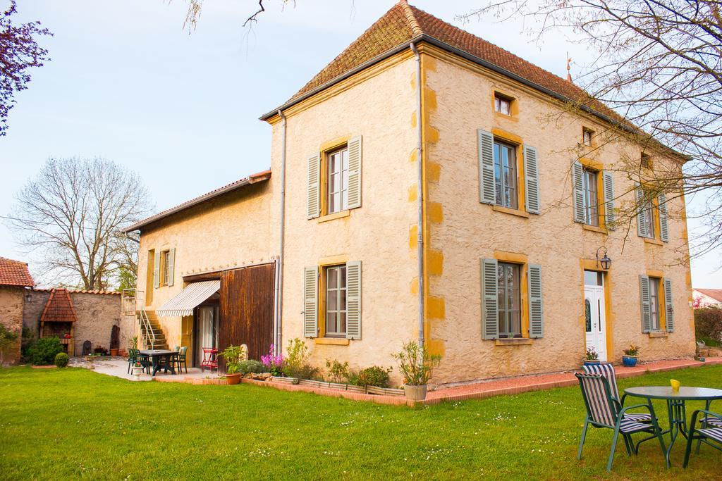 Bed and Breakfast Aux Ronzieres Pouilly-sous-Charlieu Номер фото