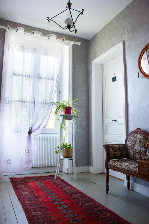 Bed and Breakfast Aux Ronzieres Pouilly-sous-Charlieu Екстер'єр фото
