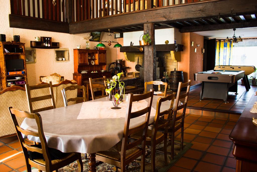 Bed and Breakfast Aux Ronzieres Pouilly-sous-Charlieu Номер фото