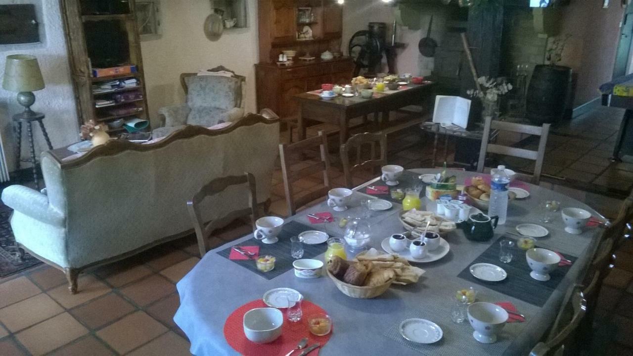 Bed and Breakfast Aux Ronzieres Pouilly-sous-Charlieu Екстер'єр фото
